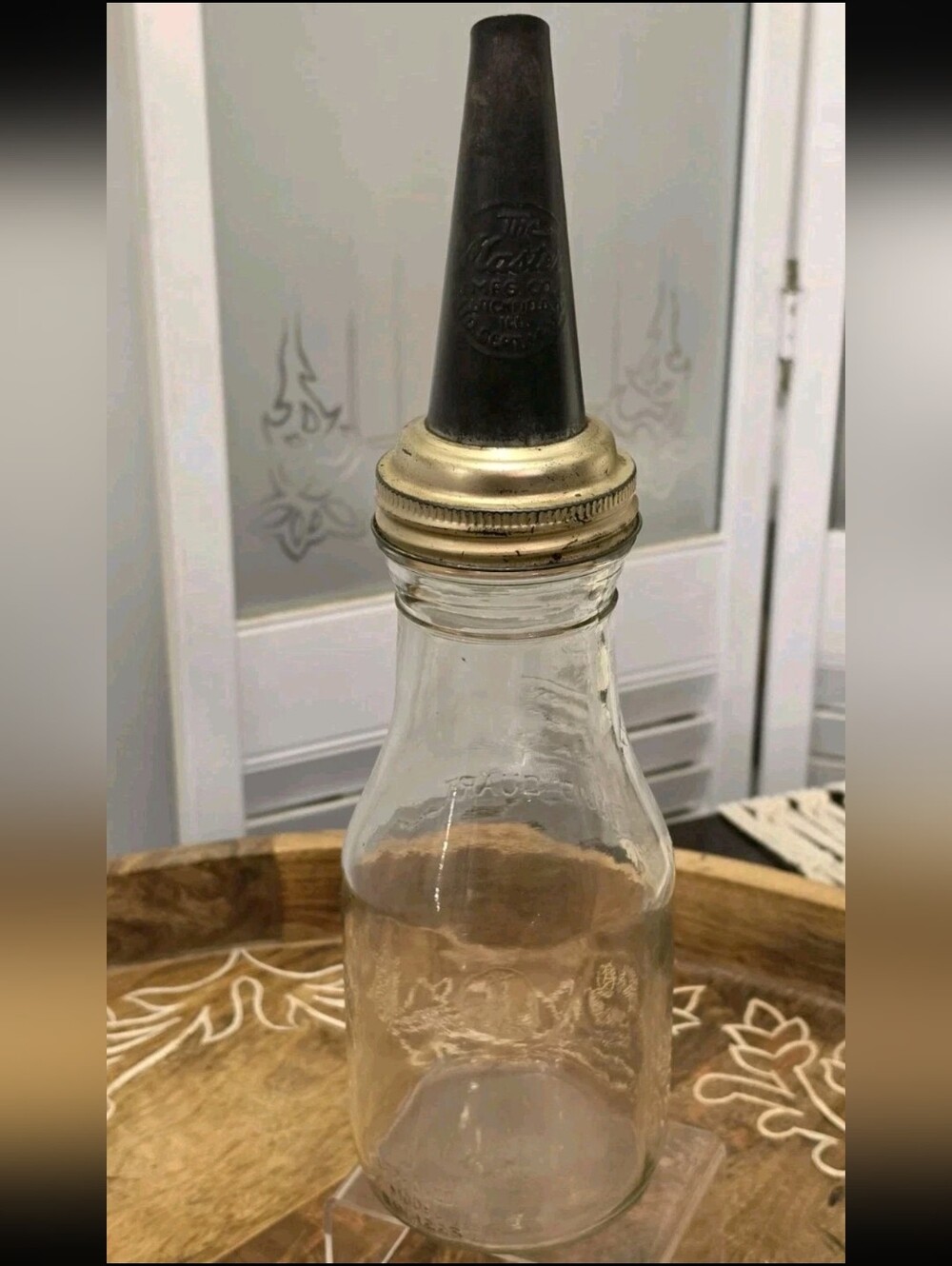Vtg 1926 Master Mfg Co Glass Motor Oil Bottle One Quart Spout Mass O-11-B Seal